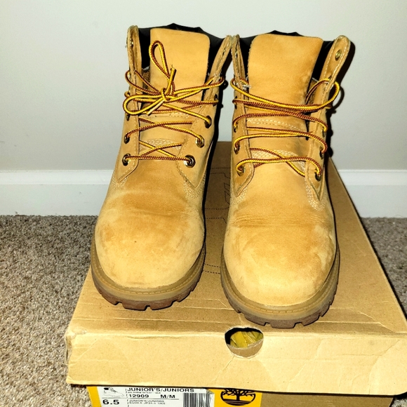 Grade school 6" wheat boots size 6.5 - Picture 2 of 5